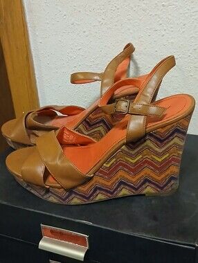 American Eagle Brown Tan Zigzag Print Wedge Sandals Size 12